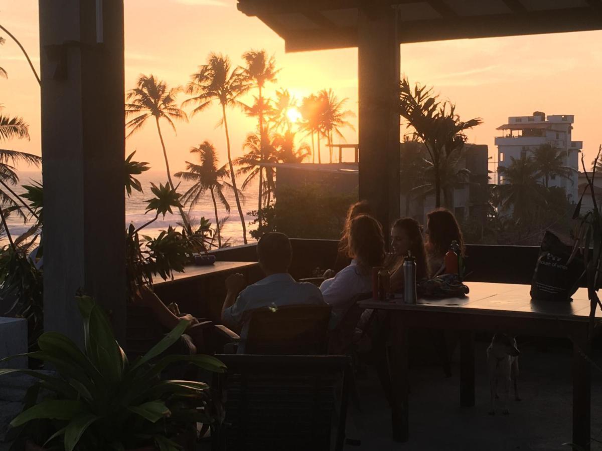 Ruma Surf Hotel Ahangama Ngoại thất bức ảnh