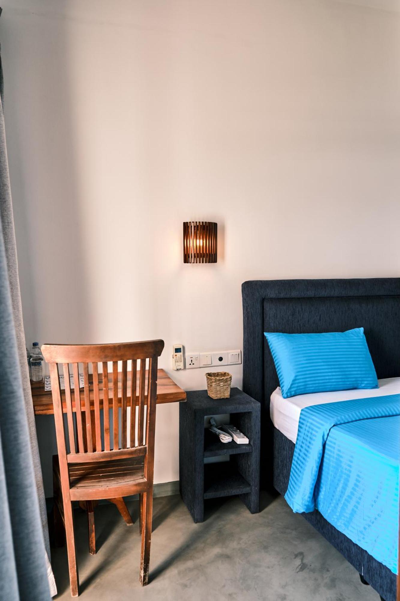Ruma Surf Hotel Ahangama Ngoại thất bức ảnh