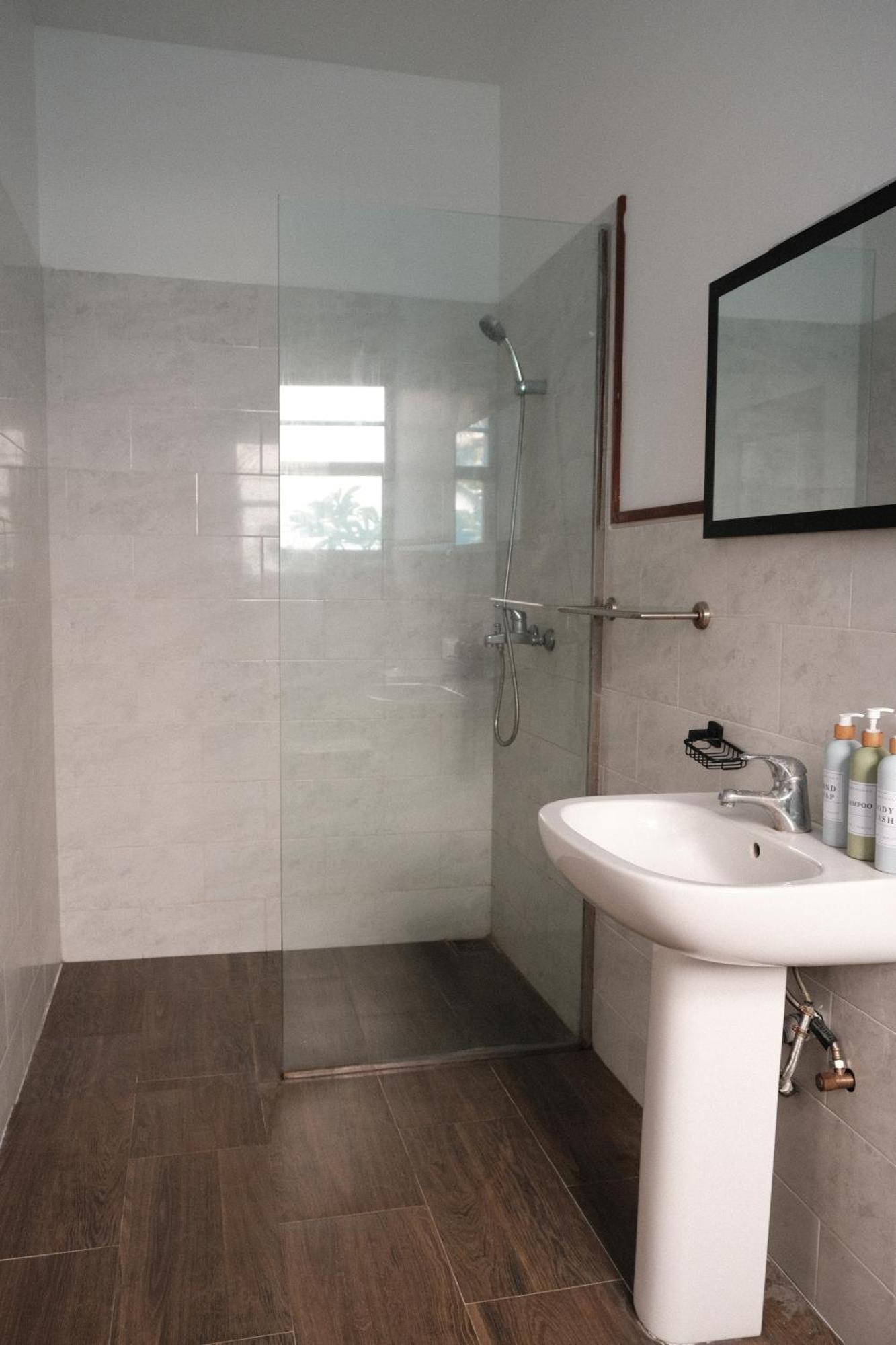Ruma Surf Hotel Ahangama Ngoại thất bức ảnh