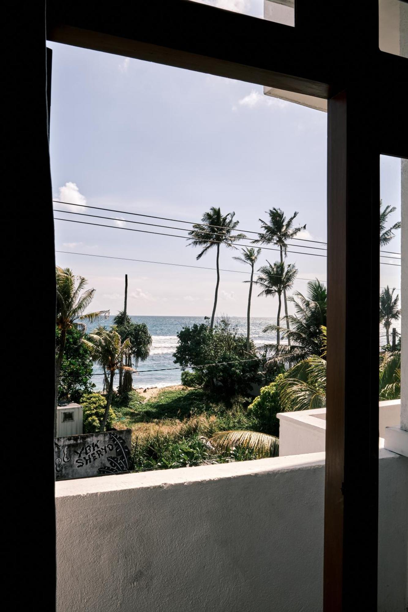 Ruma Surf Hotel Ahangama Ngoại thất bức ảnh
