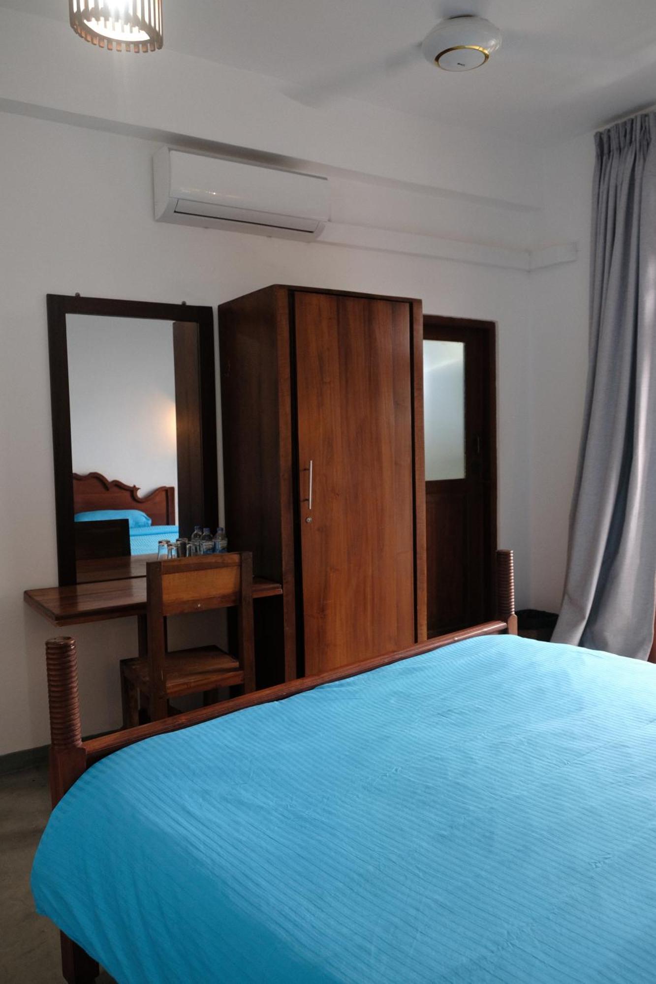 Ruma Surf Hotel Ahangama Ngoại thất bức ảnh