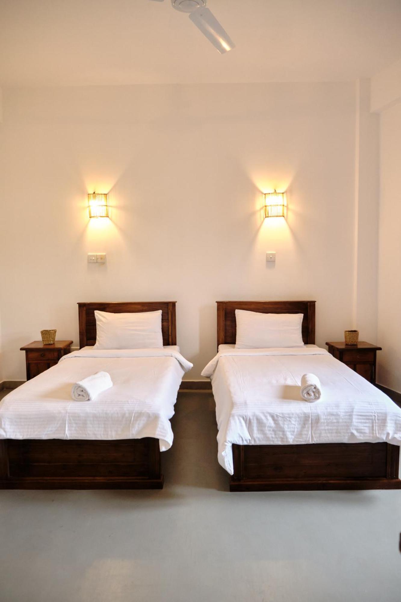 Ruma Surf Hotel Ahangama Ngoại thất bức ảnh