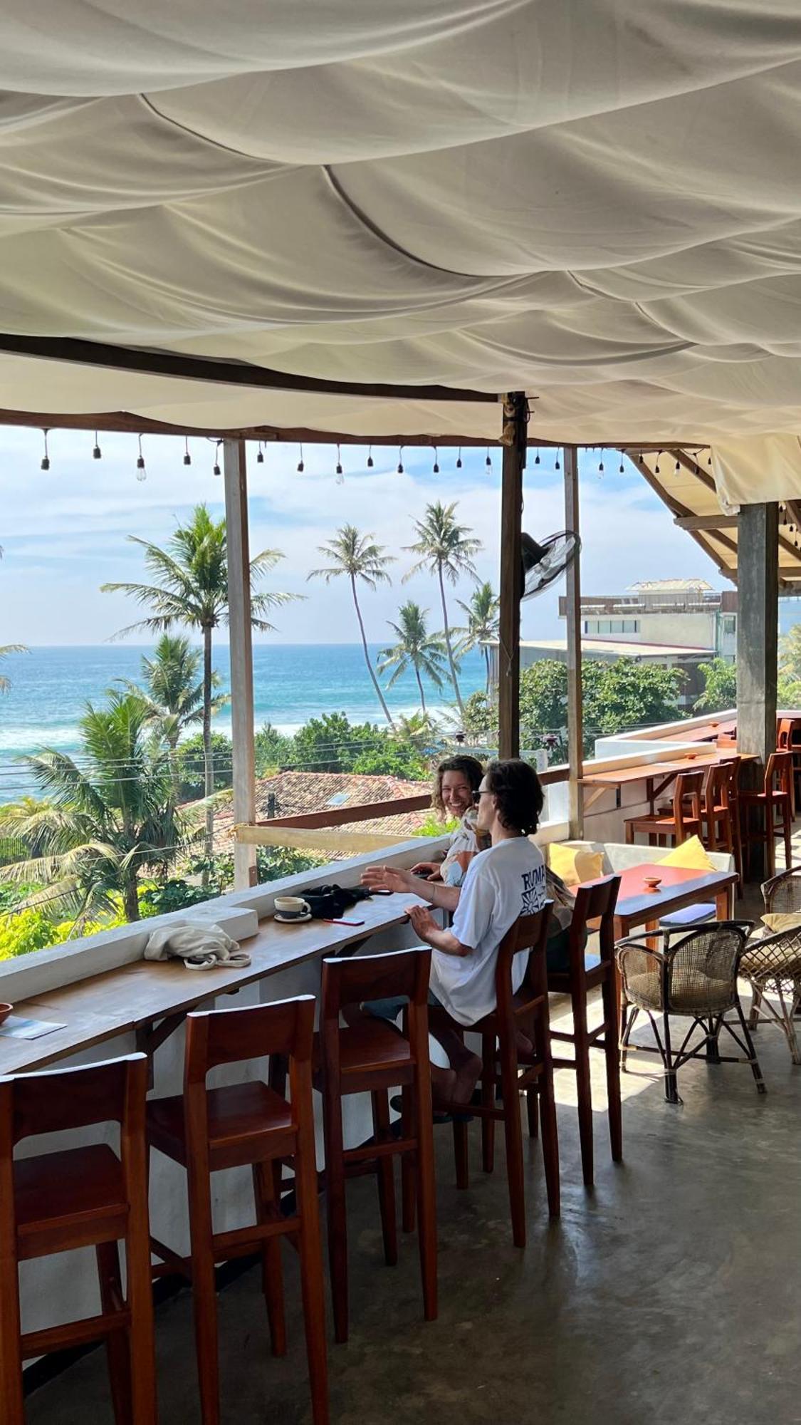Ruma Surf Hotel Ahangama Ngoại thất bức ảnh